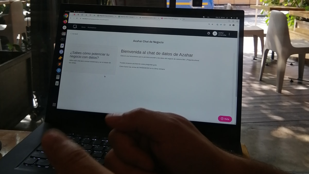 Computer displaying a chatbot as a product of process automation with Artificial Intelligence